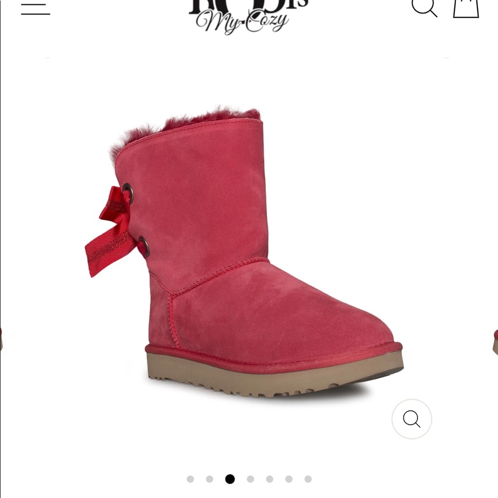 Woman’s red ribbon bow Ugg’s size 10